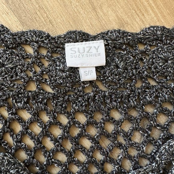 Suzy Shier | Stretch Crochet Mesh Knit Tunic Top (Grey, Small) - Picture 5 of 9